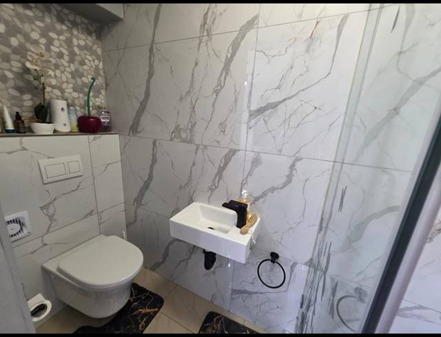 2 BEDROOM TOWNHOUSE FOR SALE IN SUNNINGHILL